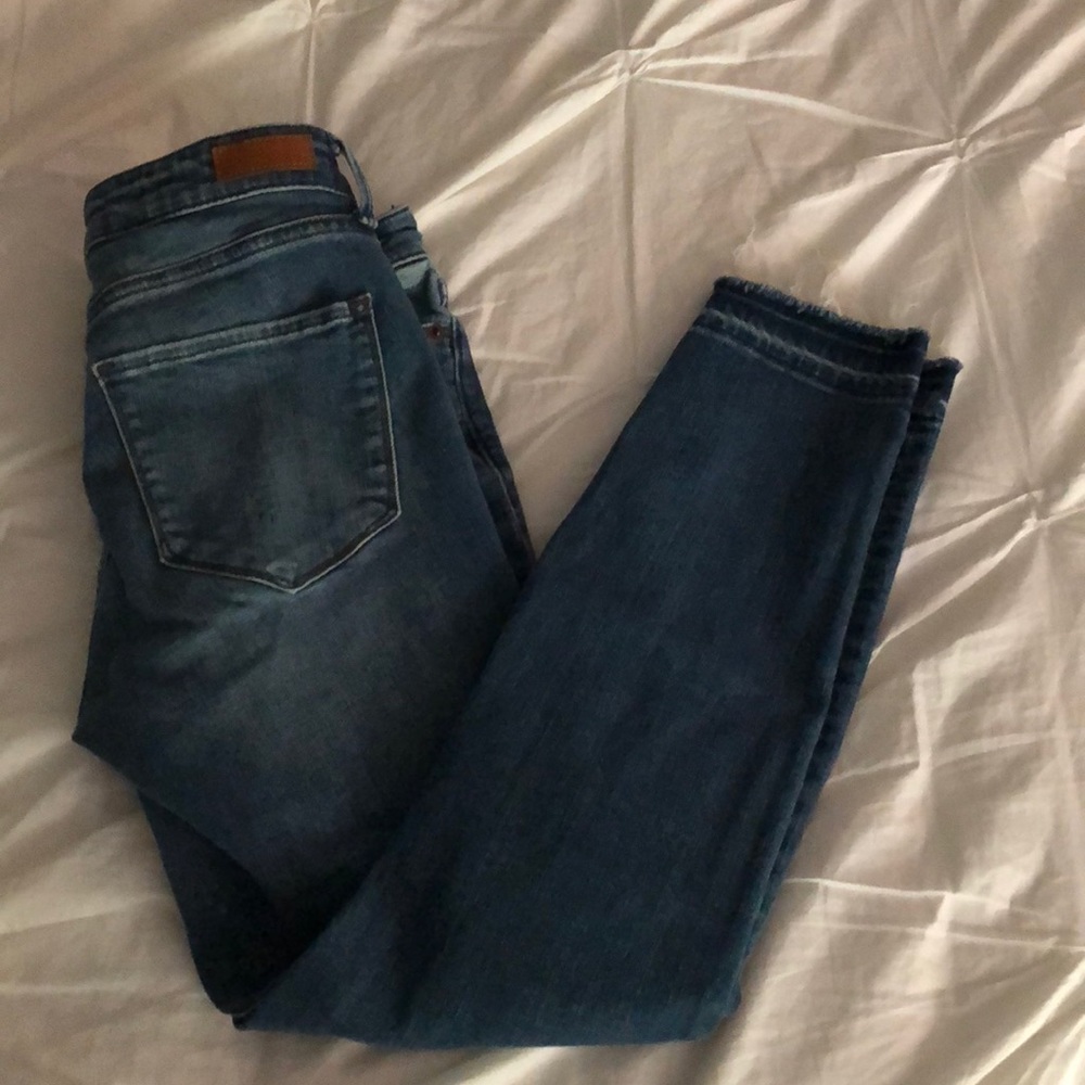 Abercrombie frayed hem ankle jean